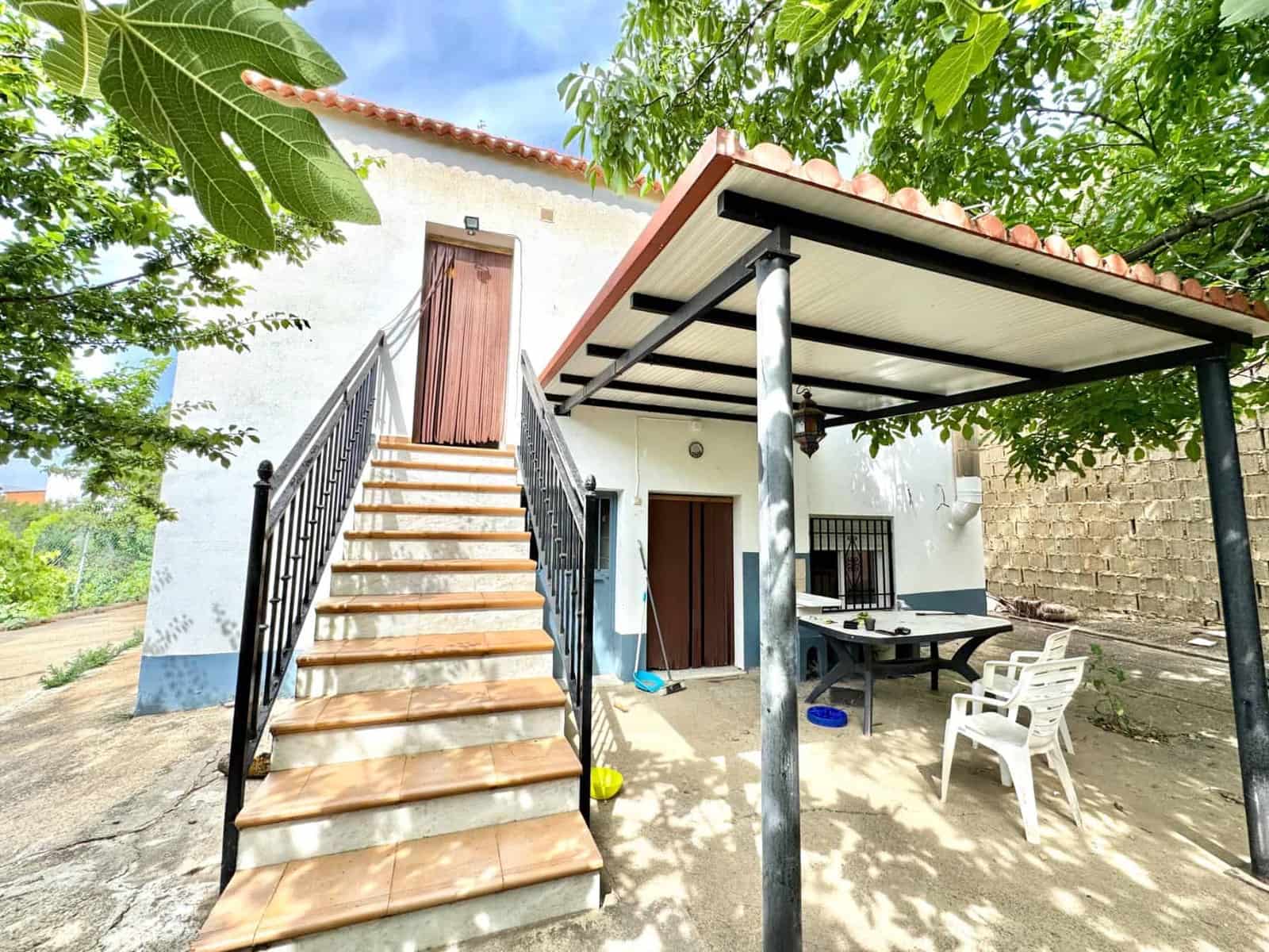 6 soverom Villa til salgs i Cadiar med garasje - € 195 000 (Ref: 9813254)