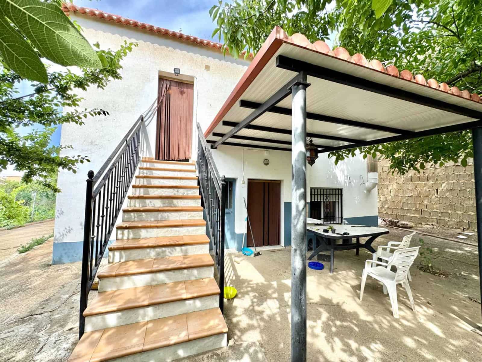 6 soverom Villa til salgs i Cadiar med garasje - € 195 000 (Ref: 9813254)