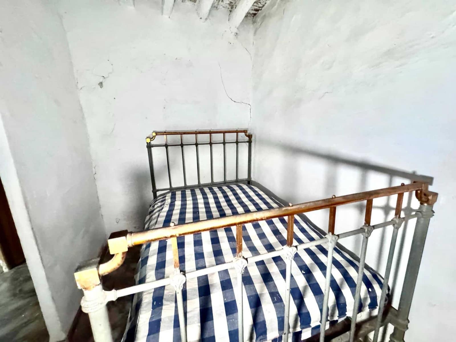 6 sypialnia Dom blizniak na sprzedaż w Ugijar z garażem - 42 900 € (Ref: 9815915)