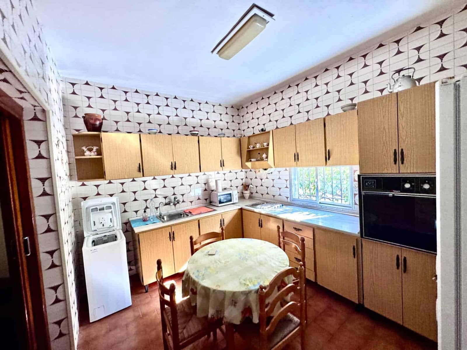 4 slaapkamer Huis te koop in Adra met garage - € 145.000 (Ref: 9815916)