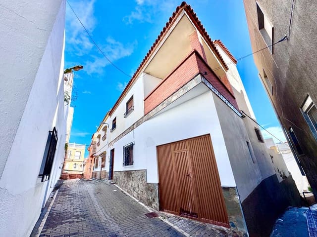 4 slaapkamer Huis te koop in Adra met garage - € 145.000 (Ref: 9815916)