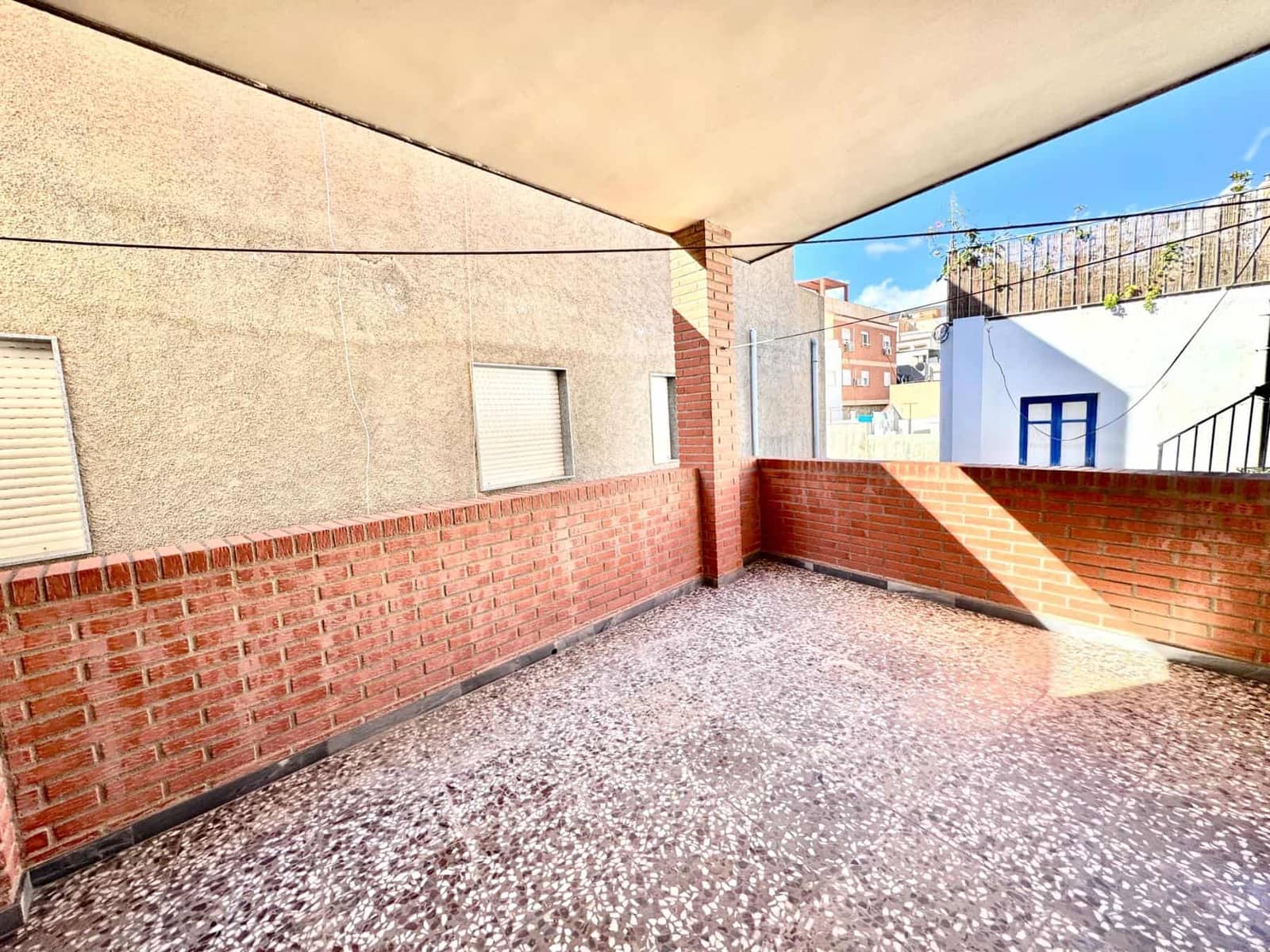 4 slaapkamer Huis te koop in Adra met garage - € 145.000 (Ref: 9815916)