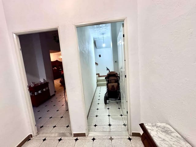 8 makuuhuone Omakotitalo myytävänä paikassa Albuñol - 195 000 € (Ref: 9815917)