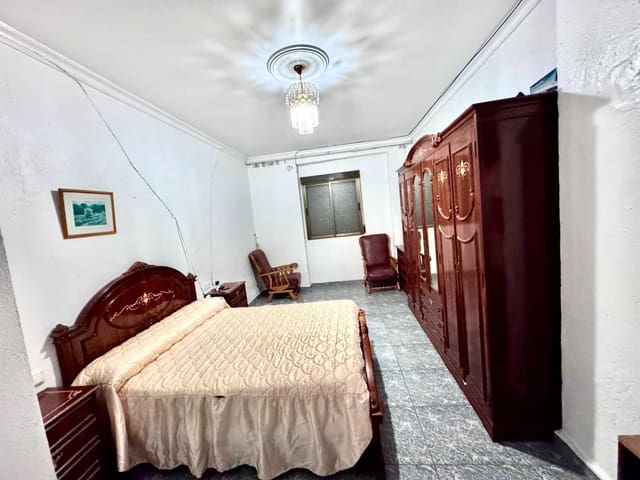 8 makuuhuone Omakotitalo myytävänä paikassa Albuñol - 195 000 € (Ref: 9815917)