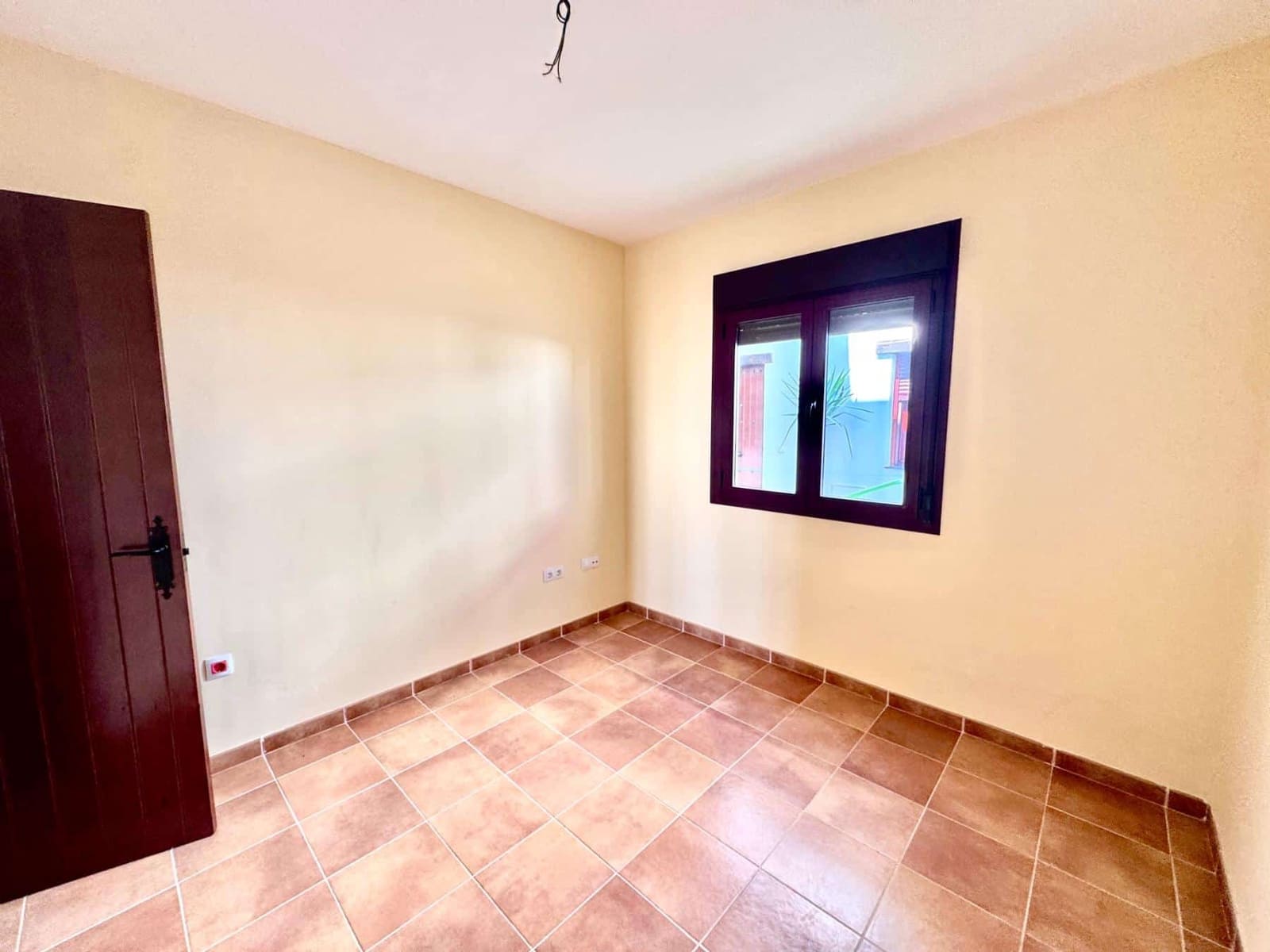 2 bedroom Apartment for sale in Alpujarra de la Sierra with garage - € 70,000 (Ref: 9818288)