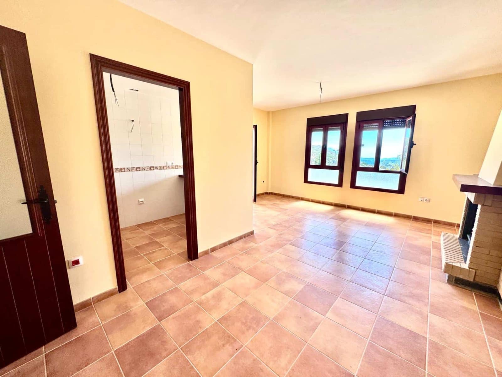 2 bedroom Apartment for sale in Alpujarra de la Sierra with garage - € 70,000 (Ref: 9818288)