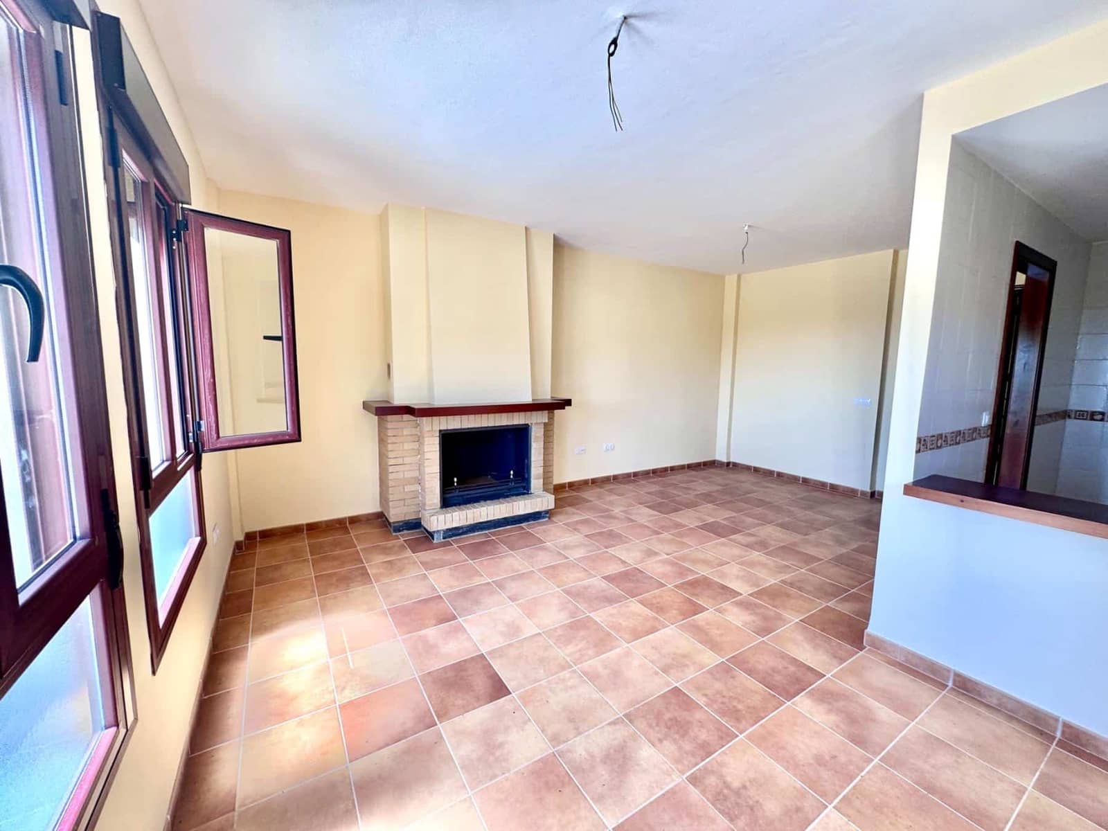 2 bedroom Apartment for sale in Alpujarra de la Sierra with garage - € 70,000 (Ref: 9818288)