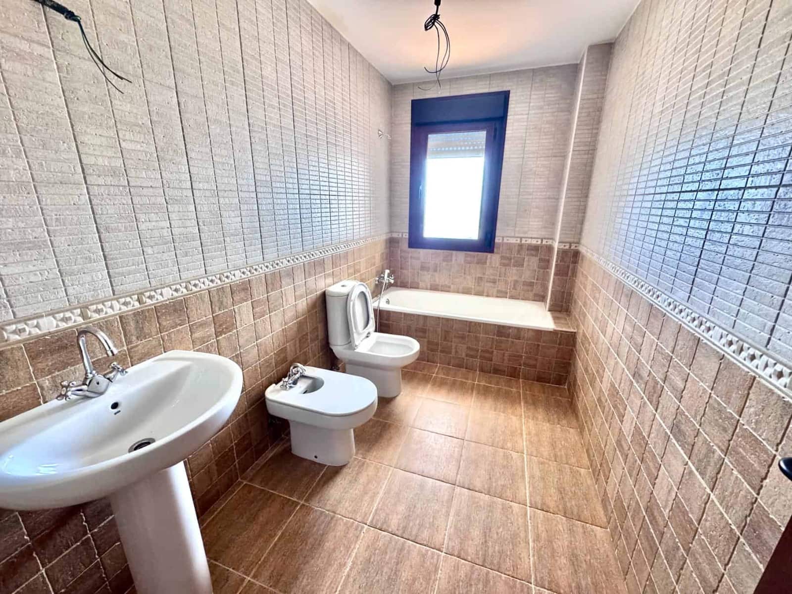 2 bedroom Apartment for sale in Alpujarra de la Sierra with garage - € 70,000 (Ref: 9818288)