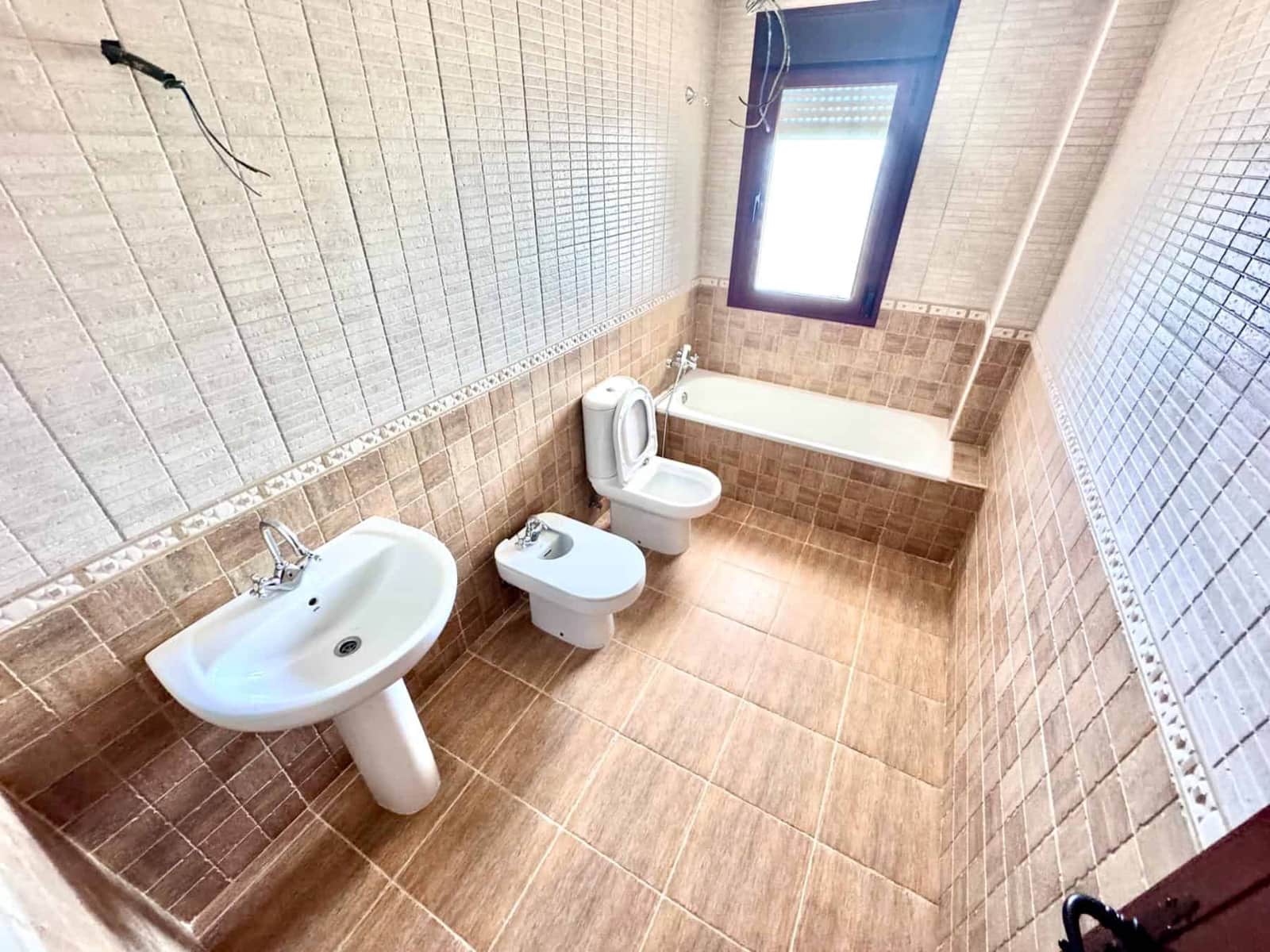 2 bedroom Apartment for sale in Alpujarra de la Sierra with garage - € 70,000 (Ref: 9818288)