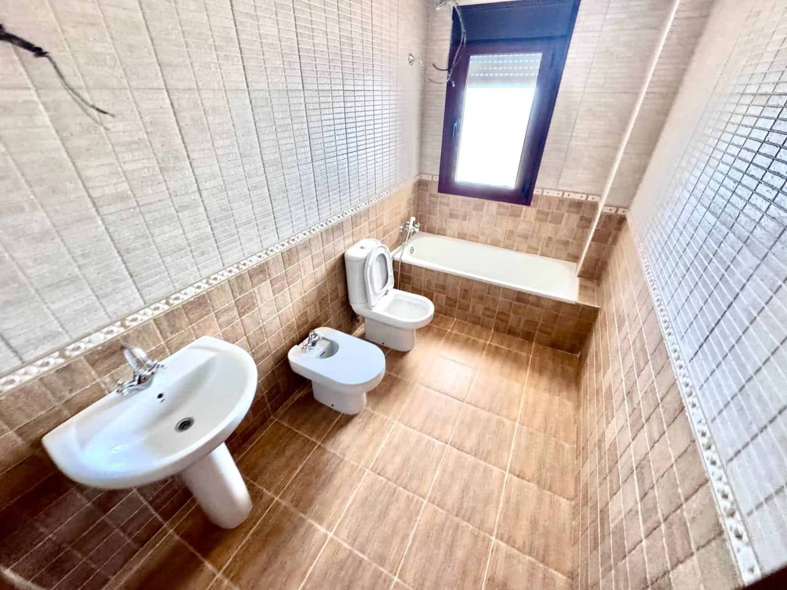 2 bedroom Apartment for sale in Alpujarra de la Sierra with garage - € 70,000 (Ref: 9818288)