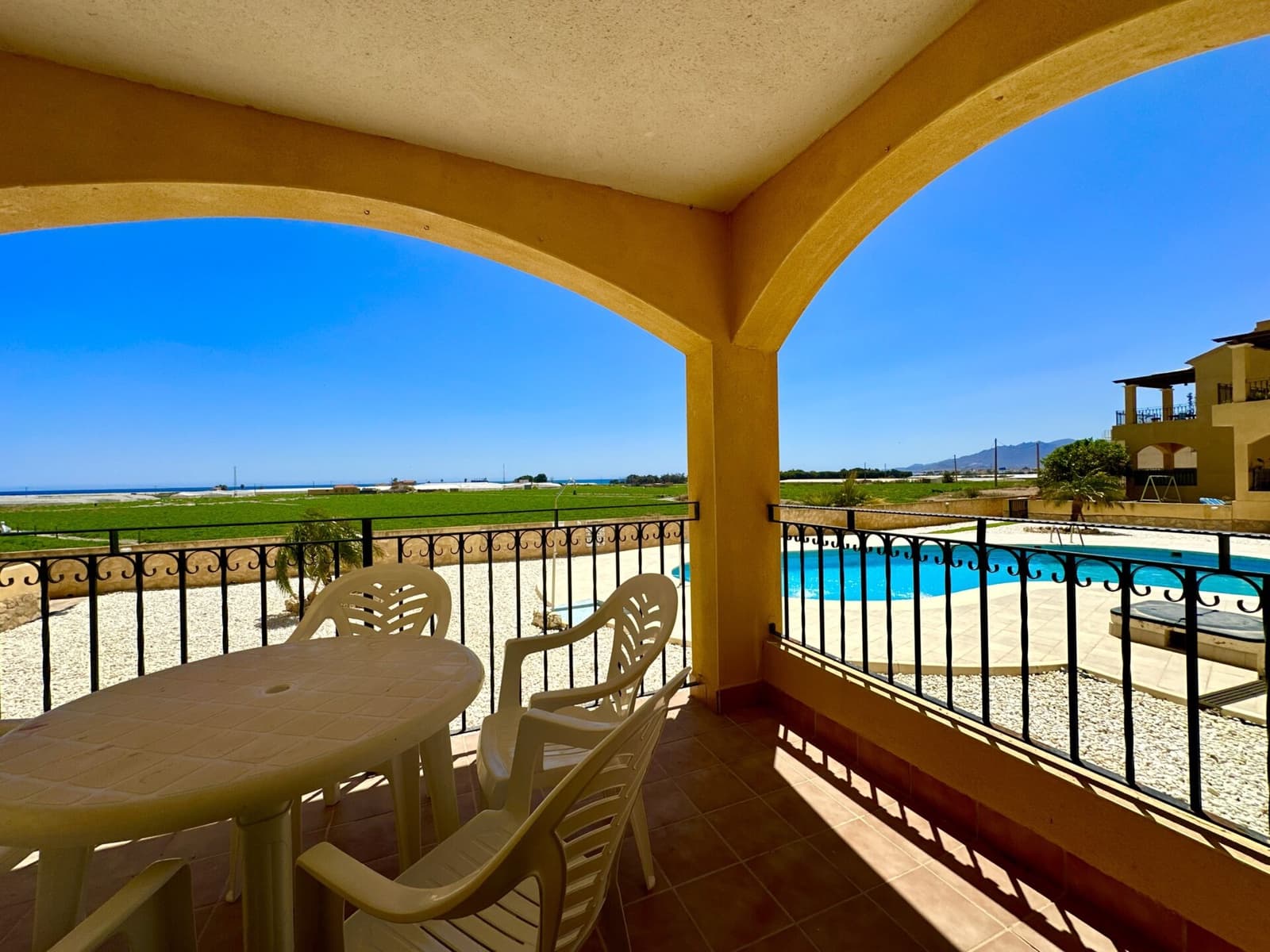 2 soverom Strandleiligheter til leie i Palomares med svømmebasseng garasje - € 795 (Ref: 9851320)