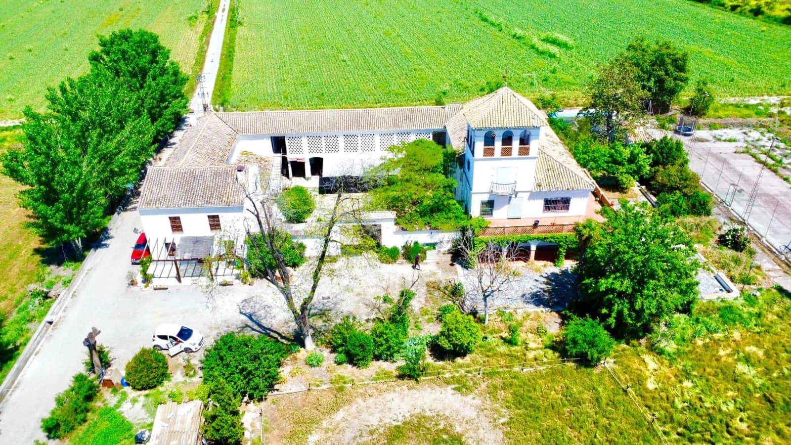 12 sovrum Finca/Hus på landet till salu i Granada stad med pool - 1 650 000 € (Ref: 9858057)