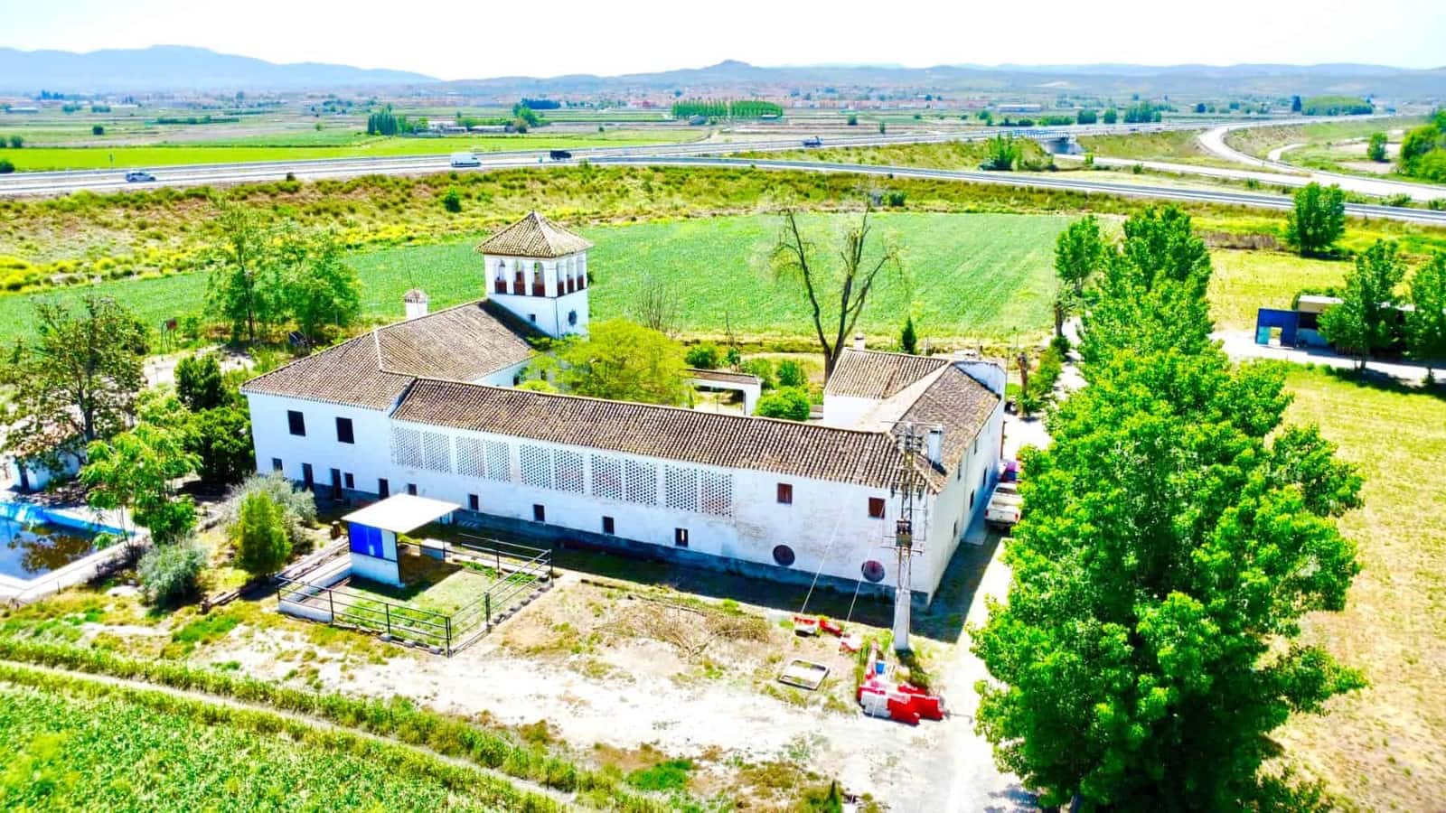 12 sovrum Finca/Hus på landet till salu i Granada stad med pool - 1 650 000 € (Ref: 9858057)