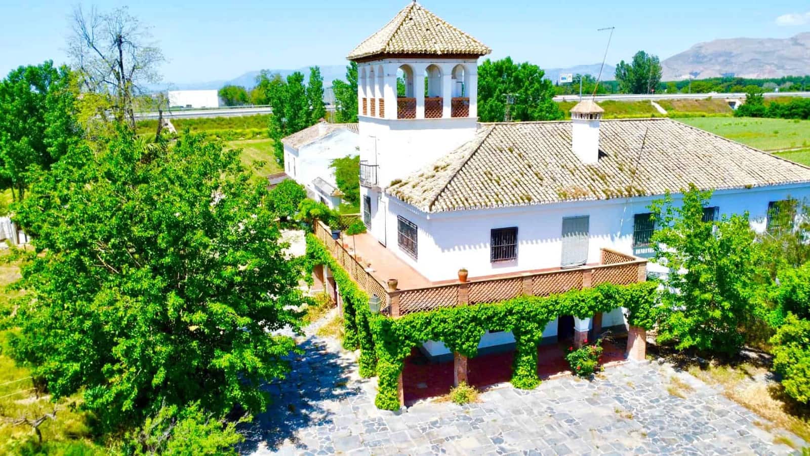 12 sovrum Finca/Hus på landet till salu i Granada stad med pool - 1 650 000 € (Ref: 9858057)