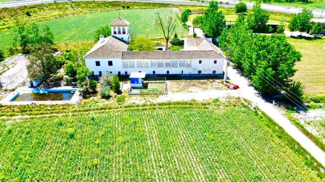12 sovrum Finca/Hus på landet till salu i Granada stad med pool - 1 650 000 € (Ref: 9858057)