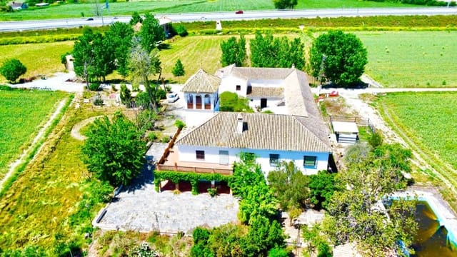 12 sovrum Finca/Hus på landet till salu i Granada stad med pool - 1 650 000 € (Ref: 9858057)