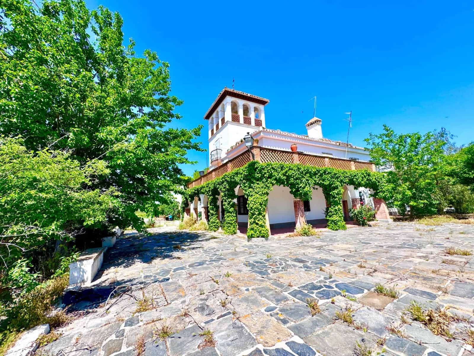 12 sovrum Finca/Hus på landet till salu i Granada stad med pool - 1 650 000 € (Ref: 9858057)