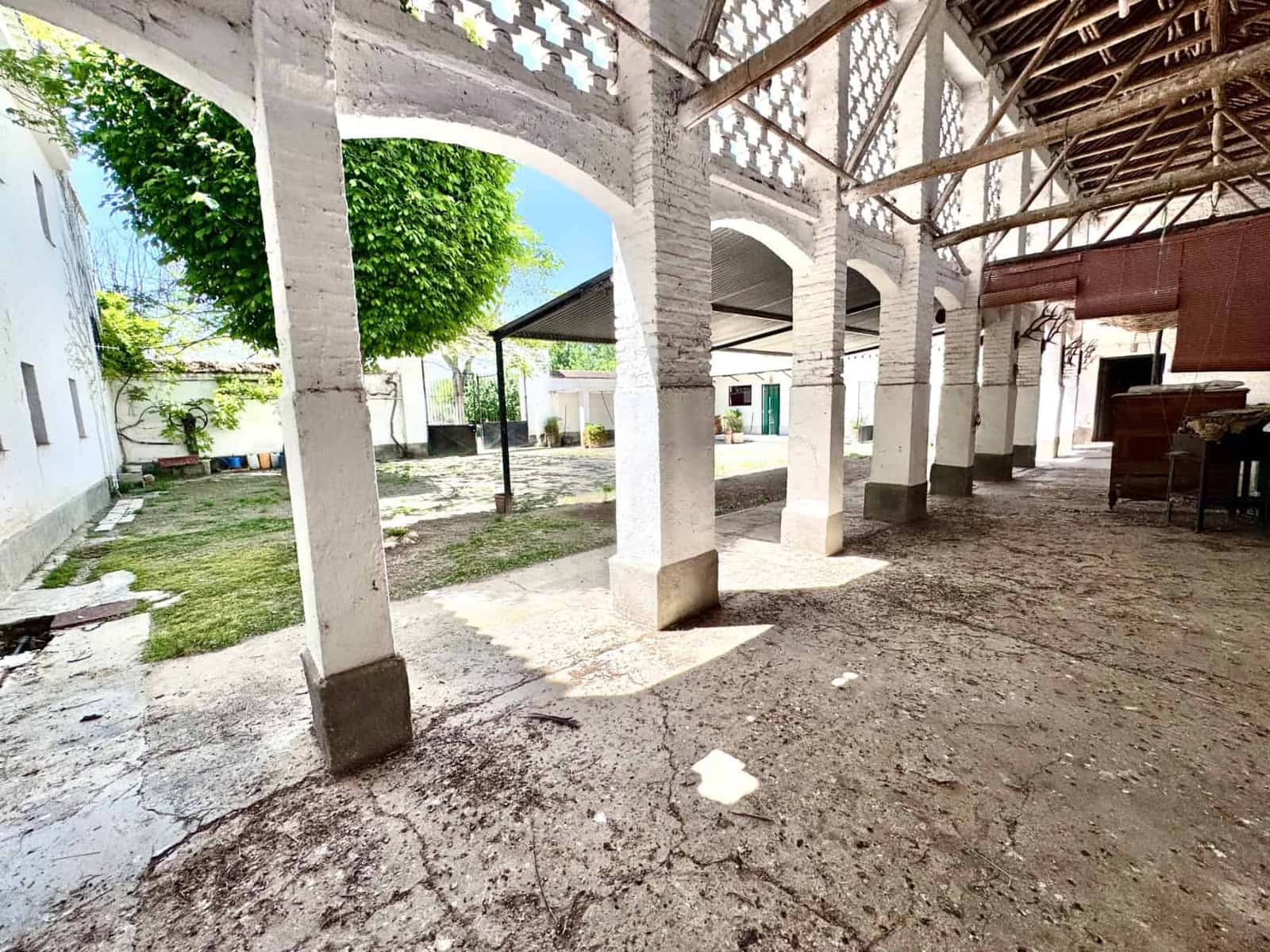 12 sovrum Finca/Hus på landet till salu i Granada stad med pool - 1 650 000 € (Ref: 9858057)