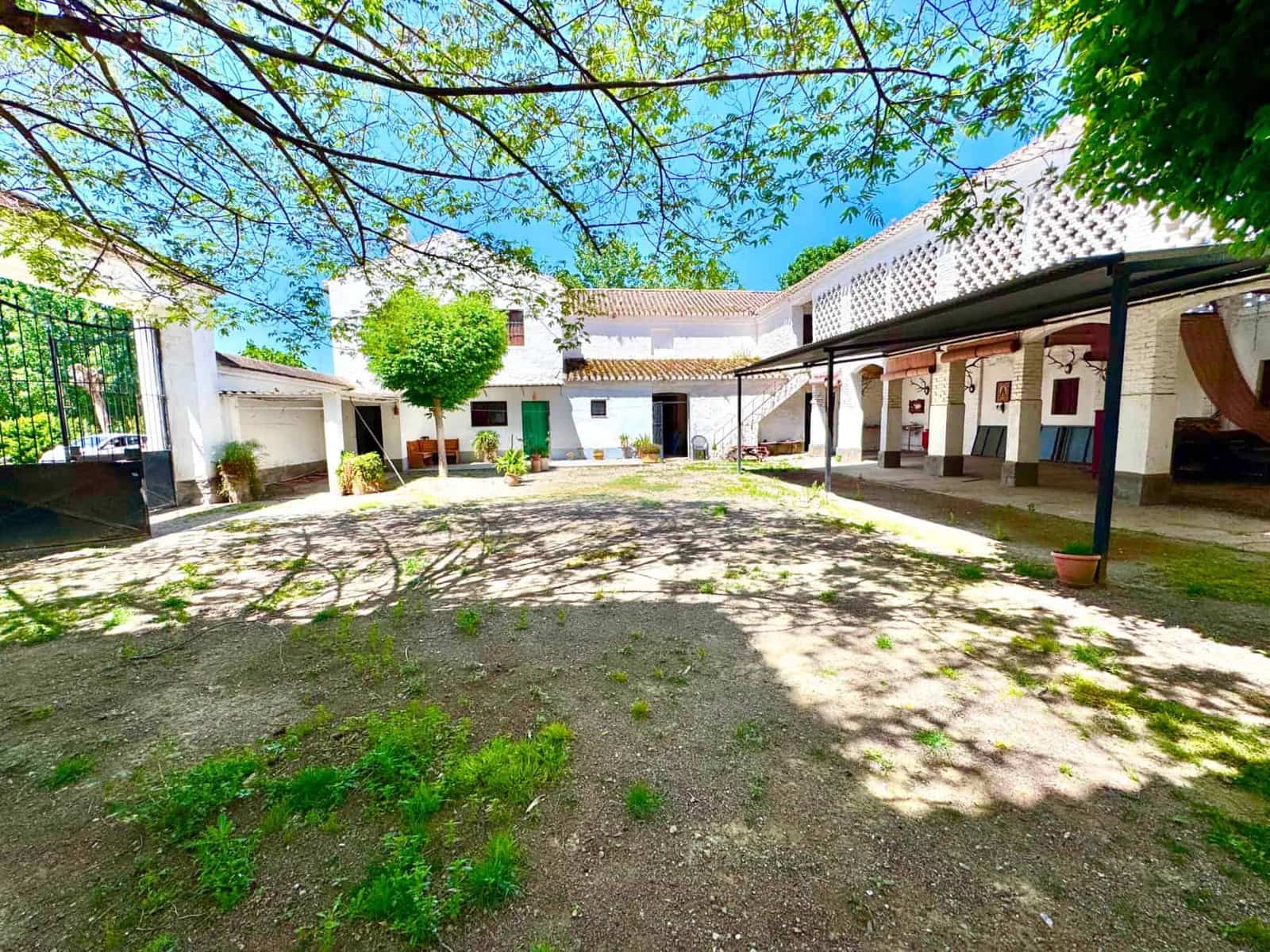 12 sovrum Finca/Hus på landet till salu i Granada stad med pool - 1 650 000 € (Ref: 9858057)