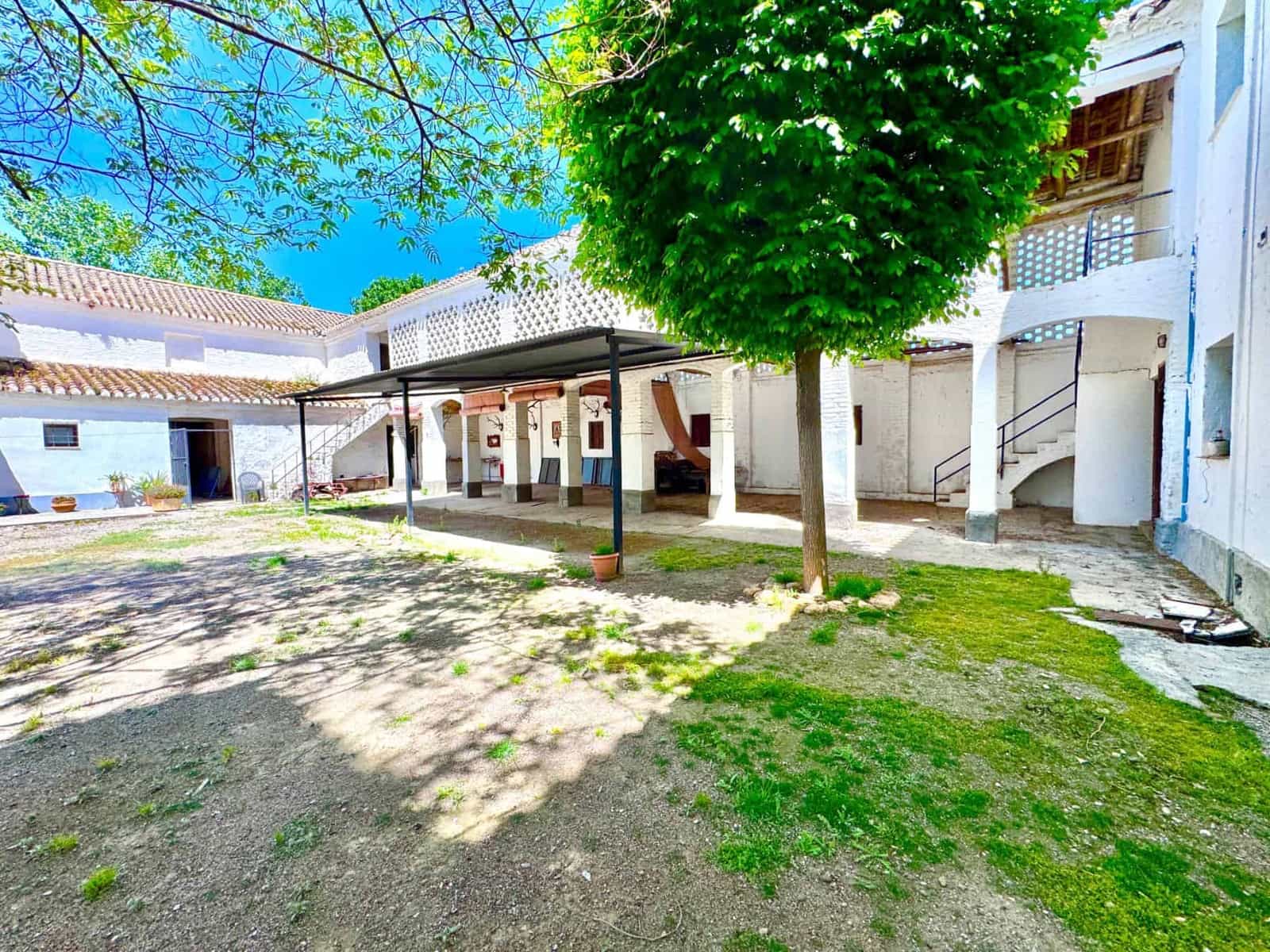 12 sovrum Finca/Hus på landet till salu i Granada stad med pool - 1 650 000 € (Ref: 9858057)
