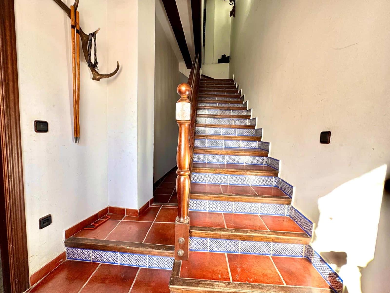 10 slaapkamer Finca/Landhuis te koop in Juviles met garage - € 359.000 (Ref: 9858058)