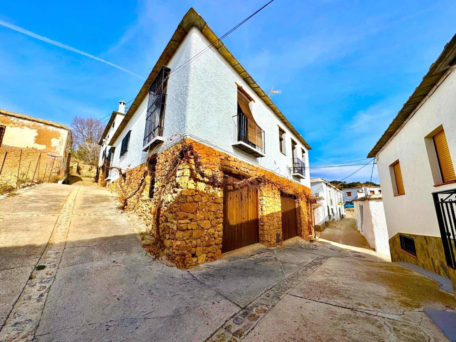 10 slaapkamer Finca/Landhuis te koop in Juviles met garage - € 359.000 (Ref: 9858058)