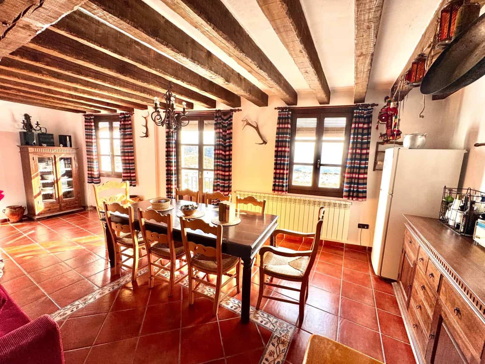10 slaapkamer Finca/Landhuis te koop in Juviles met garage - € 359.000 (Ref: 9858058)