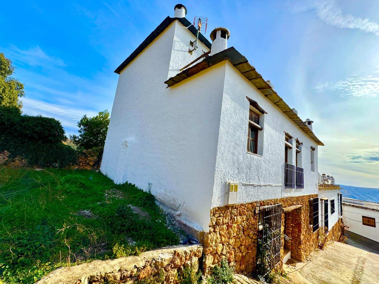 10 slaapkamer Finca/Landhuis te koop in Juviles met garage - € 359.000 (Ref: 9858058)