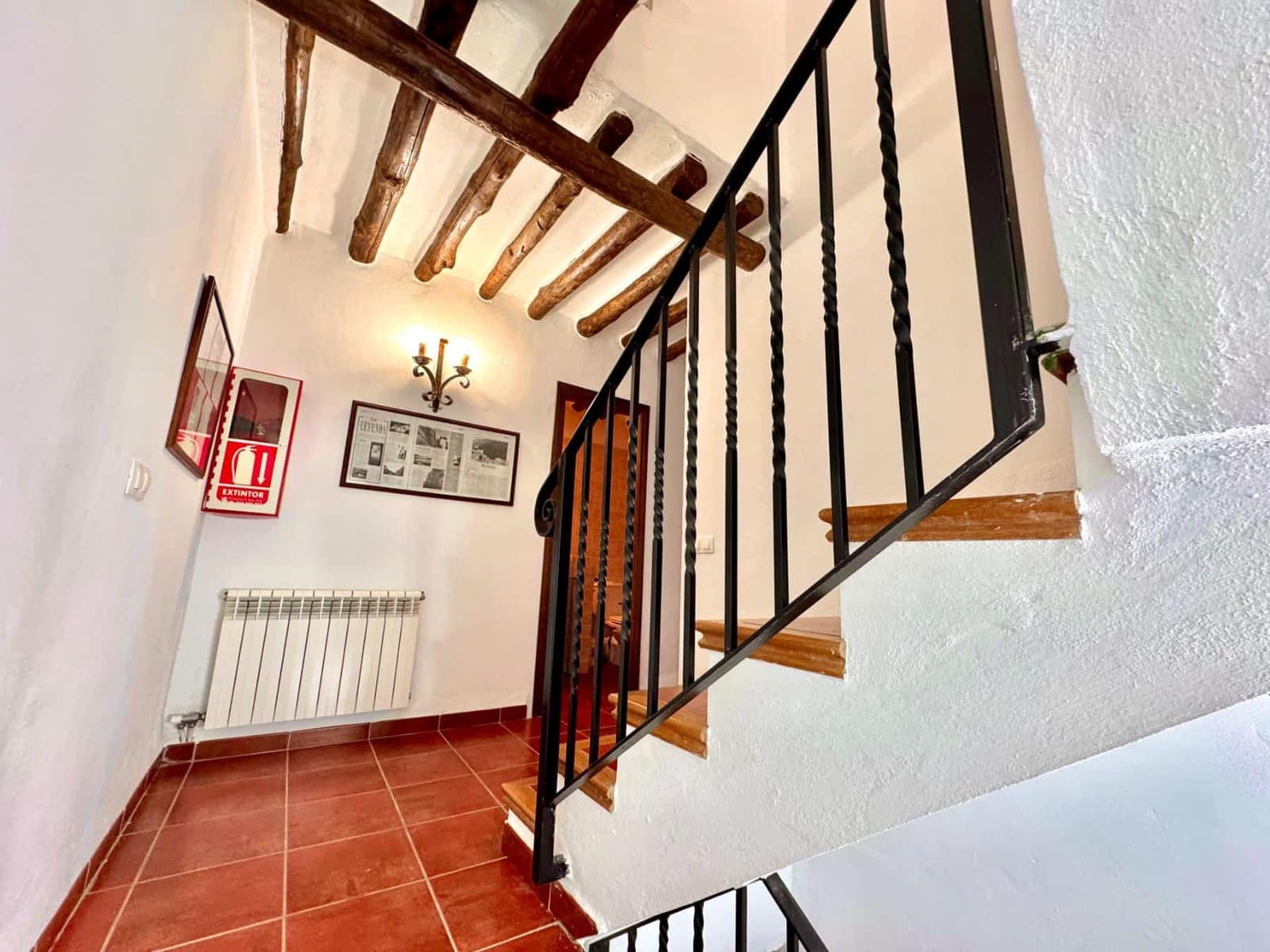 10 slaapkamer Finca/Landhuis te koop in Juviles met garage - € 359.000 (Ref: 9858058)