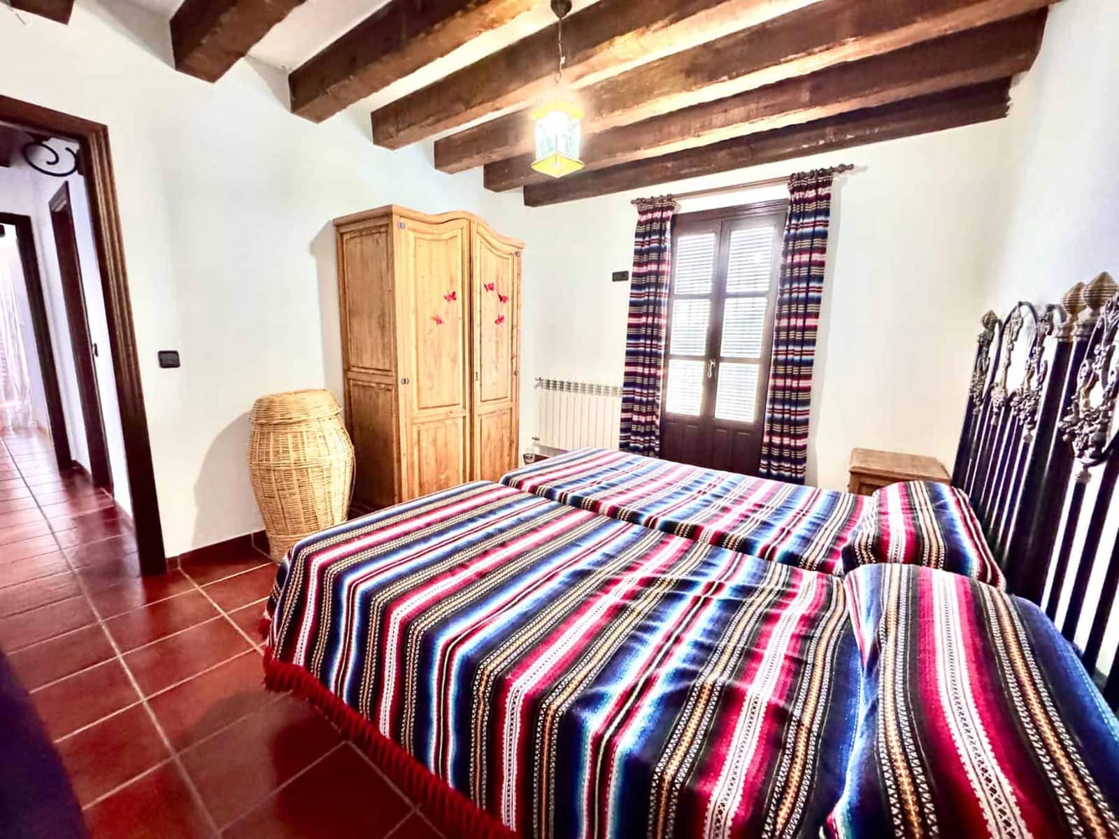 10 slaapkamer Finca/Landhuis te koop in Juviles met garage - € 359.000 (Ref: 9858058)