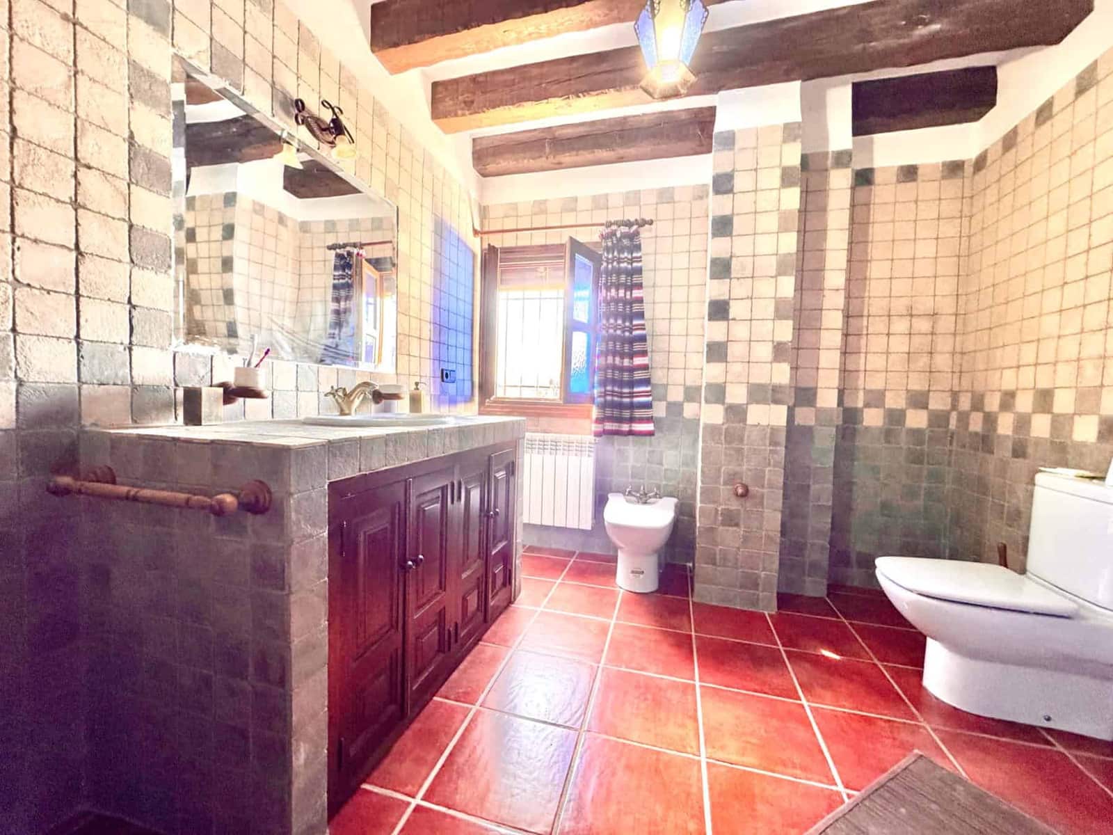 10 slaapkamer Finca/Landhuis te koop in Juviles met garage - € 359.000 (Ref: 9858058)