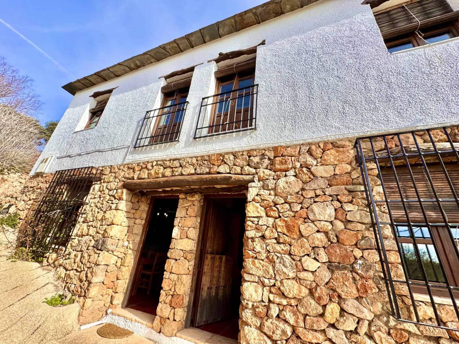 10 slaapkamer Finca/Landhuis te koop in Juviles met garage - € 359.000 (Ref: 9858058)