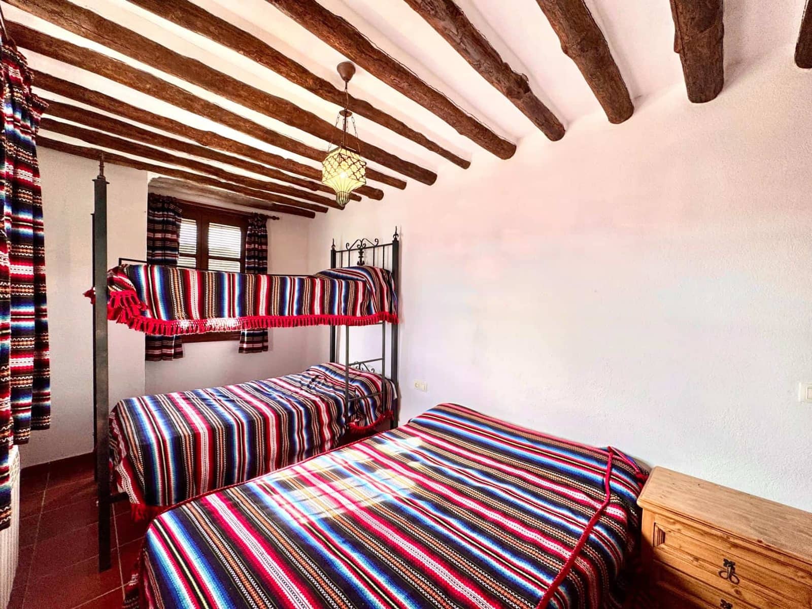 10 slaapkamer Finca/Landhuis te koop in Juviles met garage - € 359.000 (Ref: 9858058)