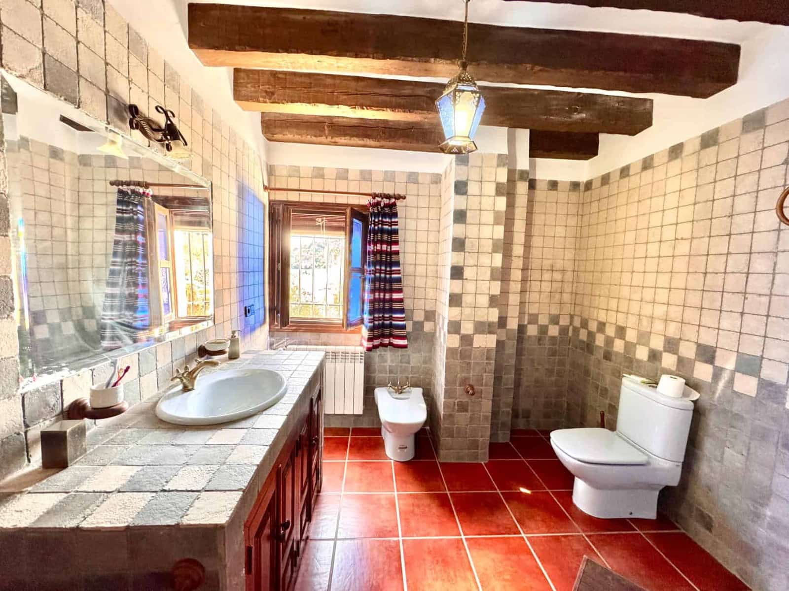 10 slaapkamer Finca/Landhuis te koop in Juviles met garage - € 359.000 (Ref: 9858058)
