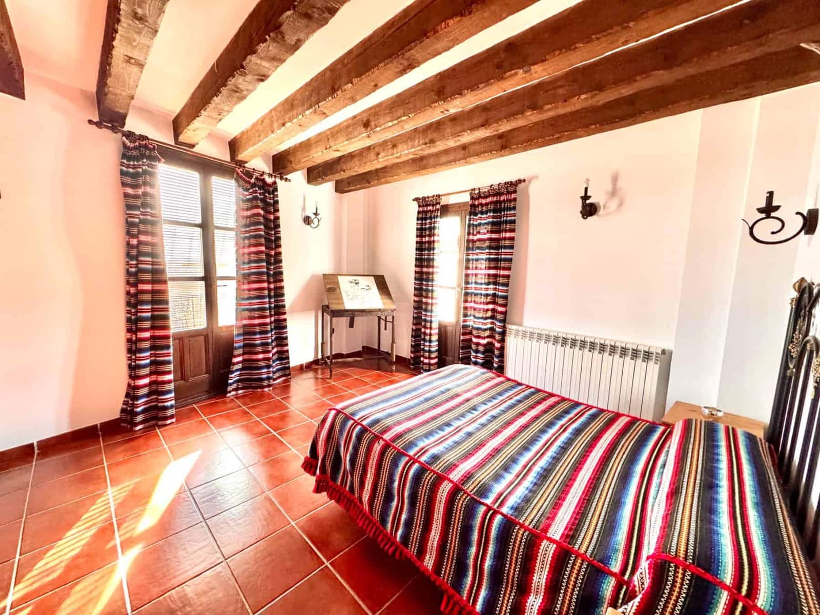 10 slaapkamer Finca/Landhuis te koop in Juviles met garage - € 359.000 (Ref: 9858058)