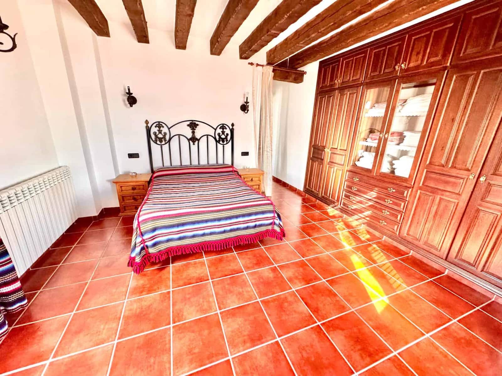 10 slaapkamer Finca/Landhuis te koop in Juviles met garage - € 359.000 (Ref: 9858058)