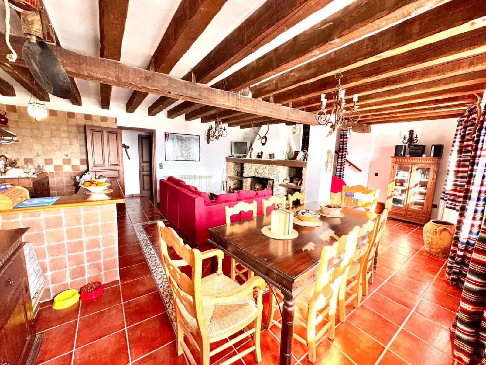 10 slaapkamer Finca/Landhuis te koop in Juviles met garage - € 359.000 (Ref: 9858058)