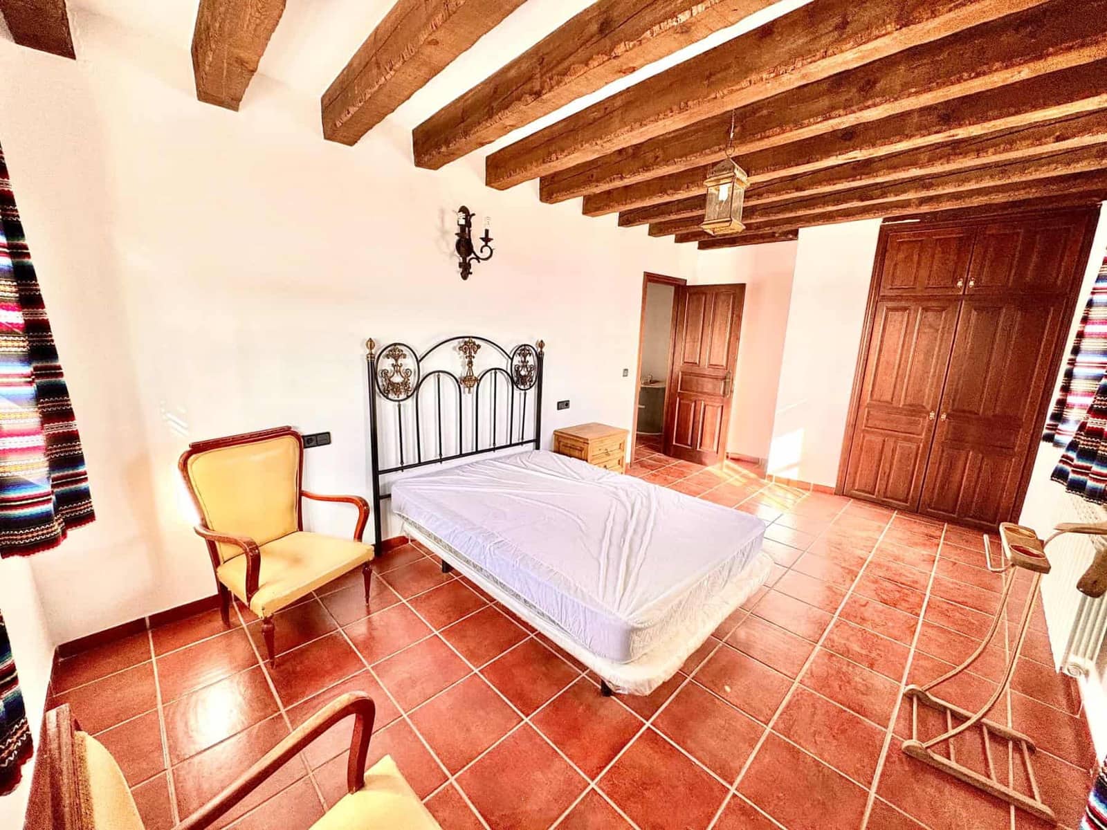 10 slaapkamer Finca/Landhuis te koop in Juviles met garage - € 359.000 (Ref: 9858058)