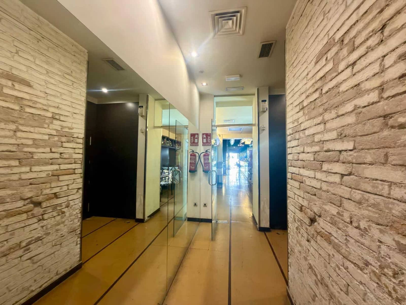 Restaurant/Bar for sale in Aguilas - € 99,950 (Ref: 9875983)