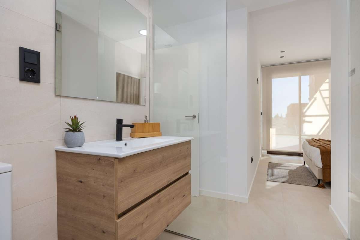 Apartamento de 3 habitaciones en Los Alcázares en venta con piscina garaje - 330.000 € (Ref: 10000986)