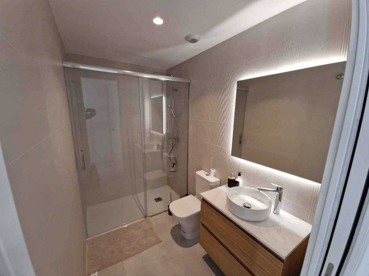 Apartamento de 2 habitaciones en Monforte del Cid en venta con piscina garaje - 410.000 € (Ref: 10103703)