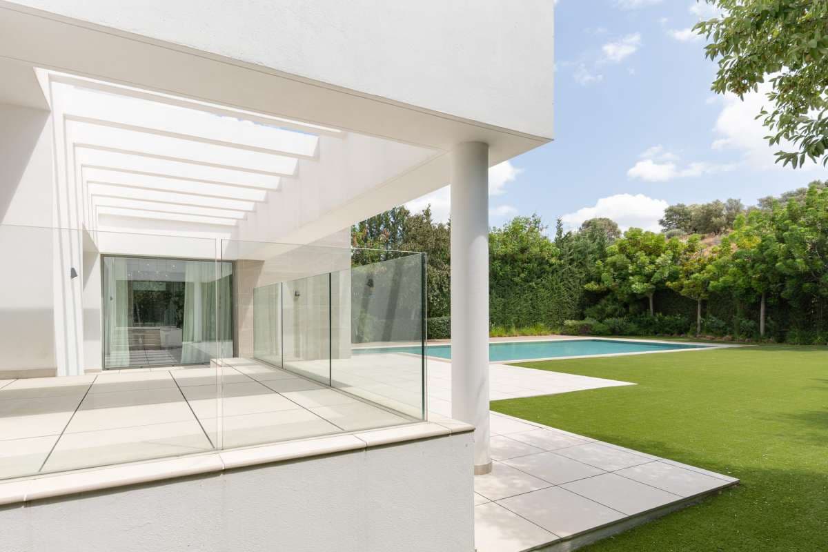 4 quarto Moradia para venda em Estepona com piscina garagem - 2 440 000 € (Ref: 10103721)