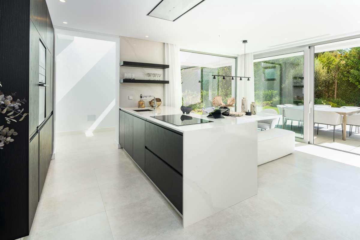 4 quarto Moradia para venda em Estepona com piscina garagem - 2 440 000 € (Ref: 10103721)