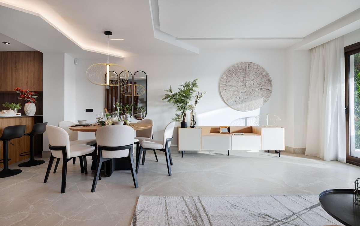 3 sypialnia Dom na sprzedaż w Istan z basenem garażem - 590 000 € (Ref: 10103727)