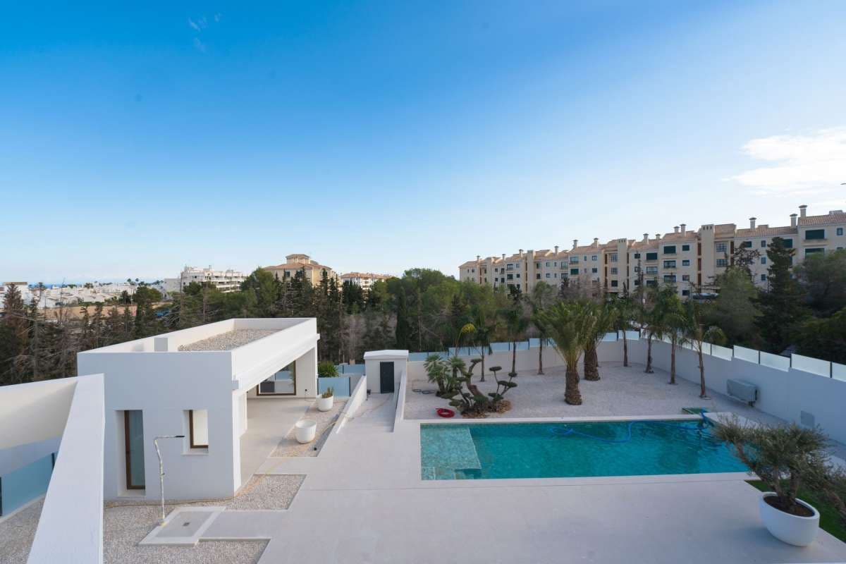 4 bedroom Villa for sale in Ciudad Quesada with pool garage - € 1,590,000 (Ref: 10103763)
