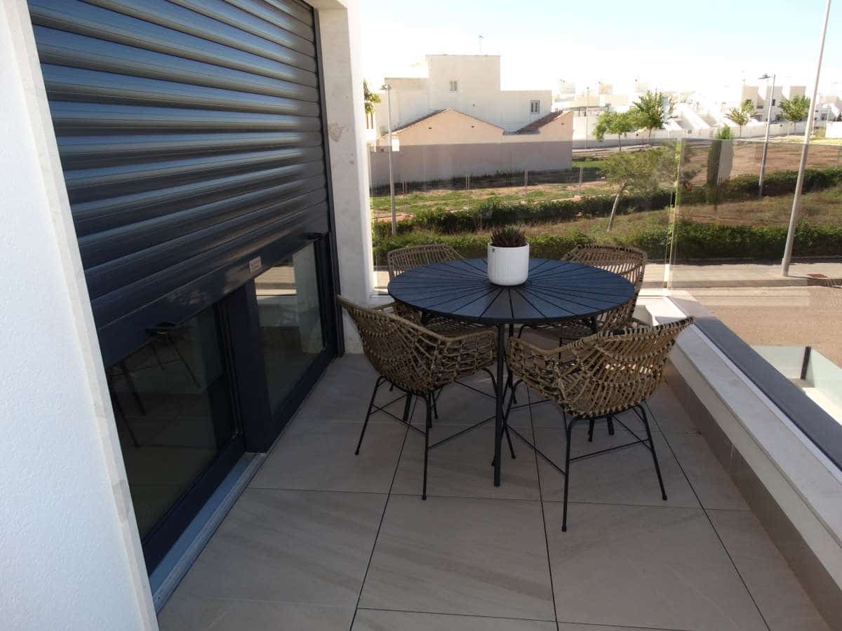 Bungalow de 3 habitaciones en Pilar de la Horadada en venta - 325.000 € (Ref: 10103872)