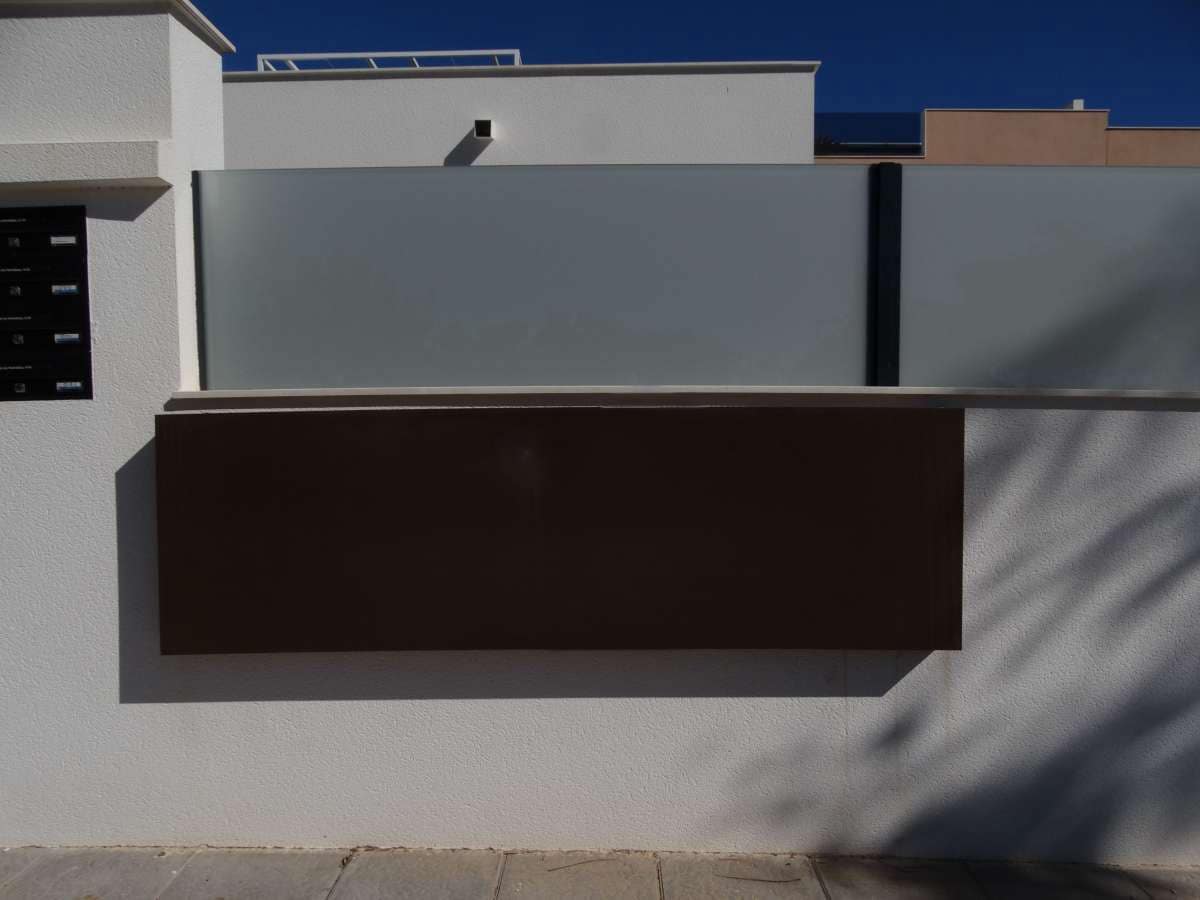 Bungalow de 3 habitaciones en Pilar de la Horadada en venta - 325.000 € (Ref: 10103872)