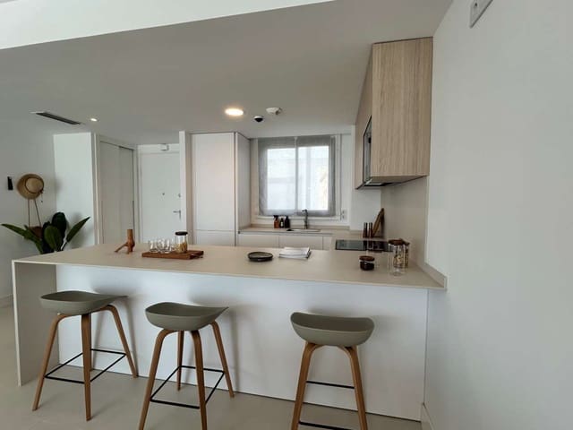 Apartamento de 2 habitaciones en Torreblanca, Fuengirola en venta con piscina garaje - 695.000 € (Ref: 10104135)