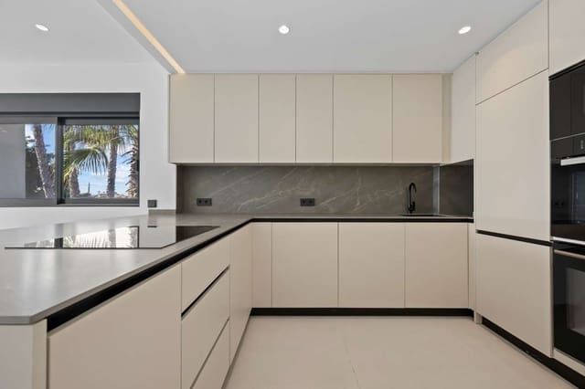 3 quarto Apartamento para venda em El Paraiso, Estepona com piscina garagem - 829 000 € (Ref: 10104143)
