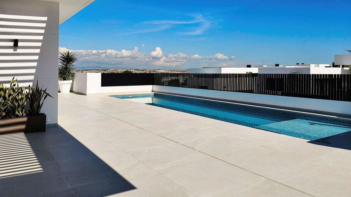 5 Zimmer Villa zu verkaufen in Ciudad Quesada mit Pool Garage - 810.500 € (Ref: 10104238)